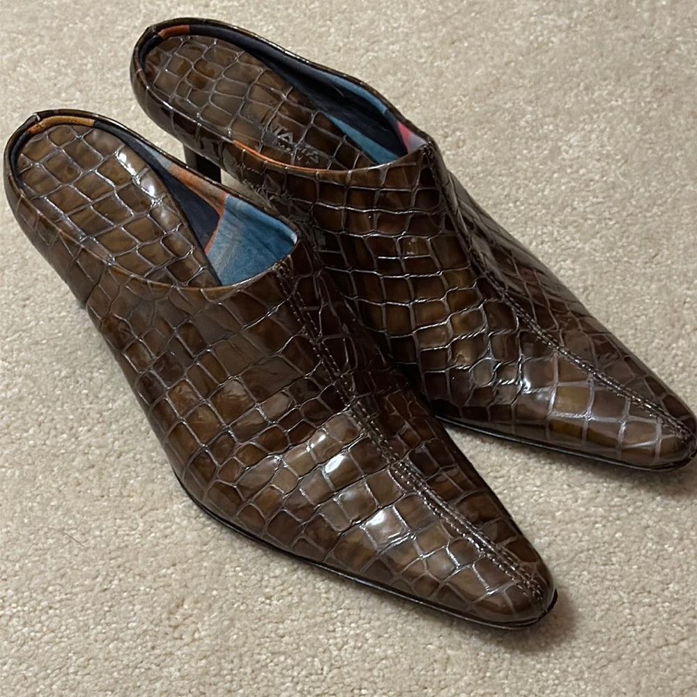 Aquatalia Faux Crocodile shoes made in Italy Size 10